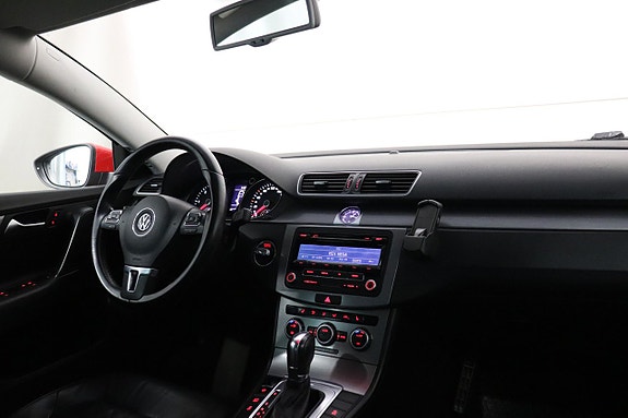 Volkswagen Passat 15 of 19