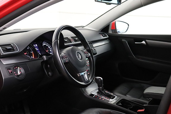 Volkswagen Passat 9 of 19