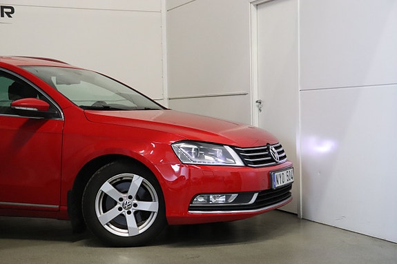 Volkswagen Passat 2 of 5