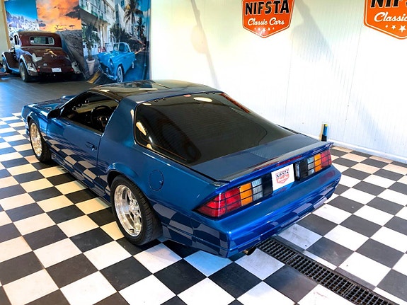 Chevrolet Camaro 8 of 30