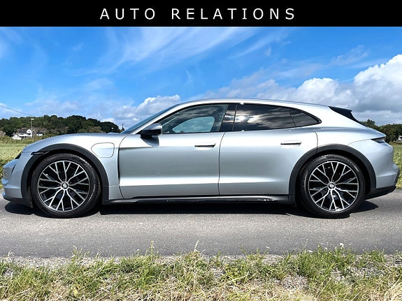 Porsche Taycan 8 of 11
