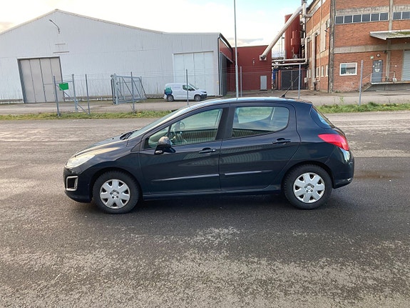 Peugeot 308 8 of 18
