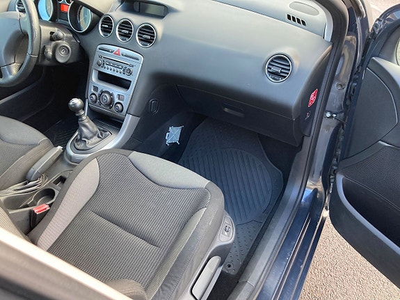Peugeot 308 13 of 18