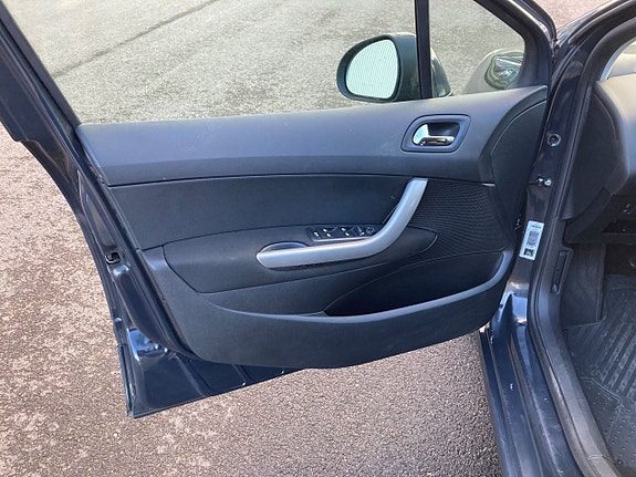 Peugeot 308 15 of 18