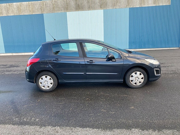 Peugeot 308 4 of 5