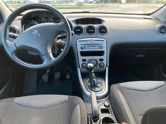 Peugeot 308 14 of 18