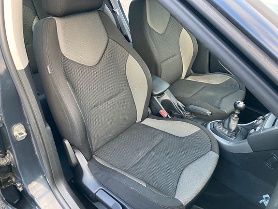 Peugeot 308 12 of 18