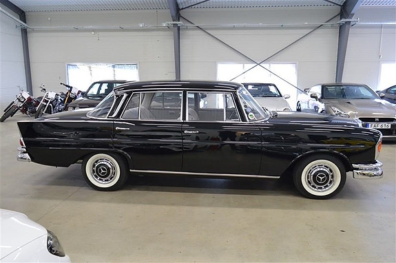 Mercedes-Benz 220 SB 7 of 13