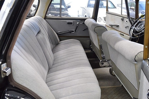Mercedes-Benz 220 SB 10 of 13