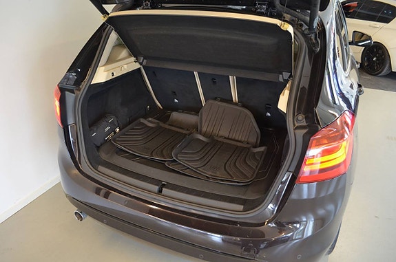 BMW 218 7 of 22