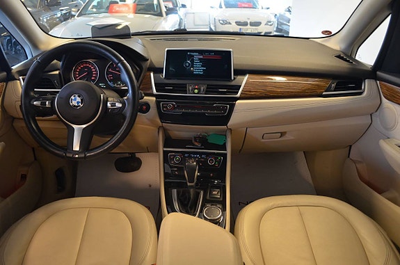 BMW 218 13 of 22