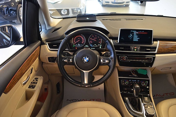 BMW 218 2 of 22