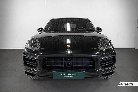 Porsche Cayenne 4 of 5
