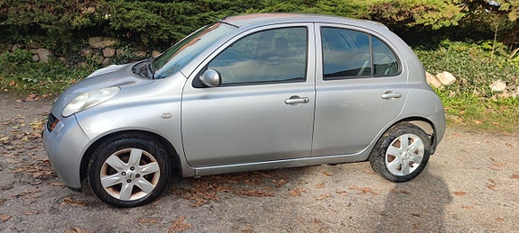 Nissan Micra 3 of 5