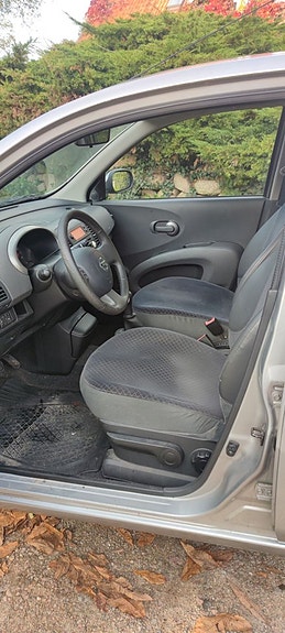 Nissan Micra 6 of 8