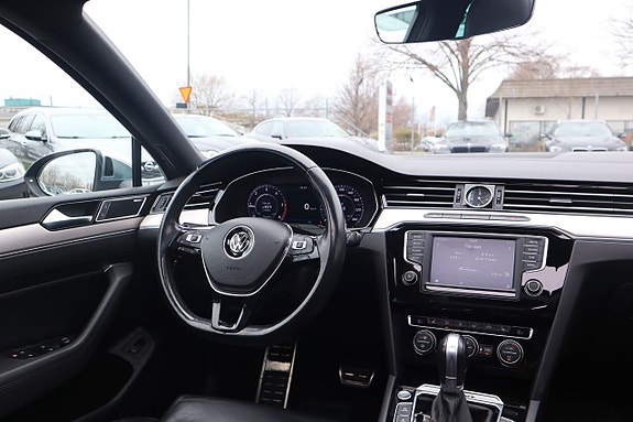 Volkswagen Passat Alltrack 9 of 19
