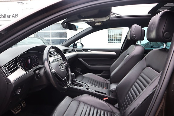 Volkswagen Passat Alltrack 4 of 5