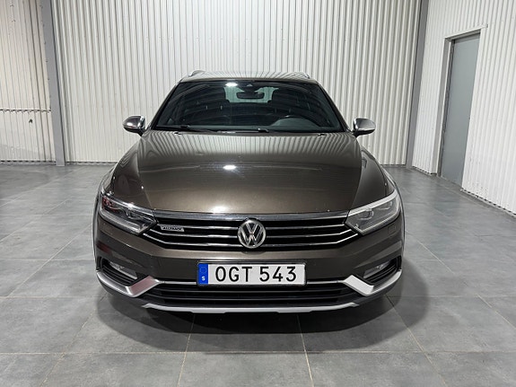 Volkswagen Passat Alltrack 13 of 19