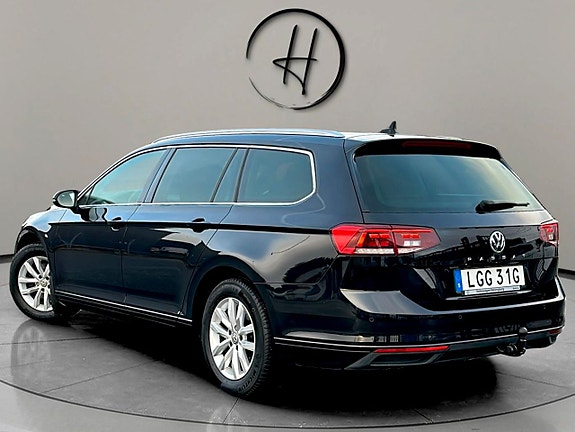 Volkswagen Passat 8 of 28