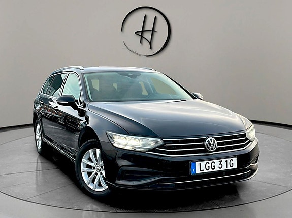 Volkswagen Passat 2 of 5