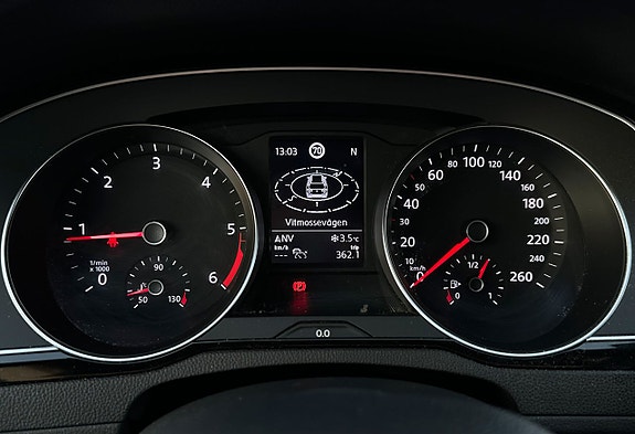 Volkswagen Passat 18 of 28