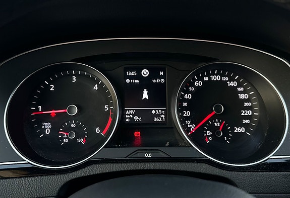 Volkswagen Passat 19 of 28