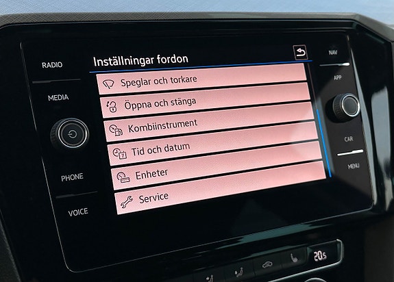 Volkswagen Passat 22 of 28
