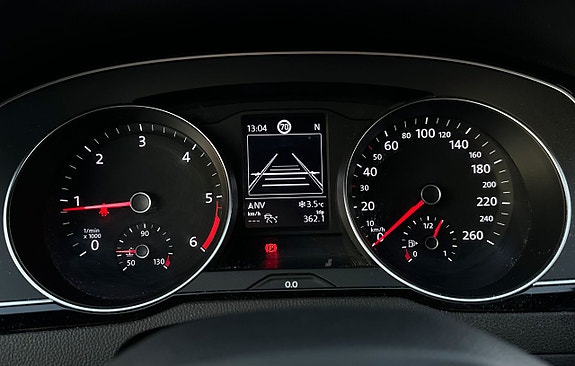 Volkswagen Passat 20 of 28