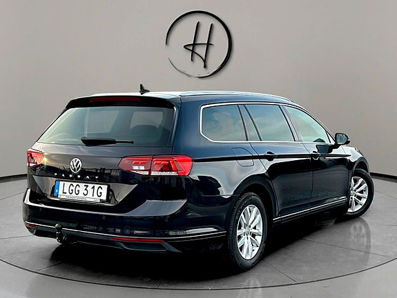 Volkswagen Passat 7 of 28