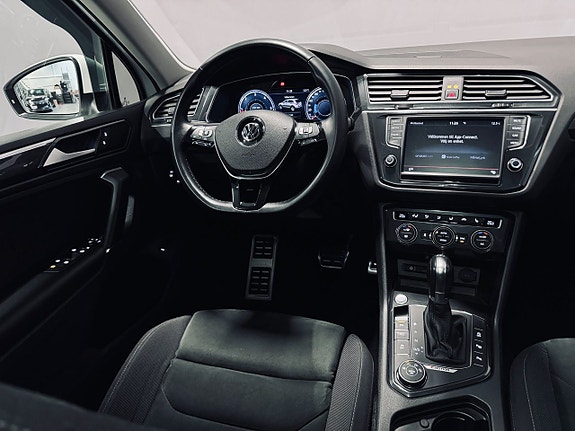 Volkswagen Tiguan 18 of 25