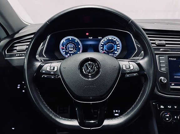Volkswagen Tiguan 16 of 25