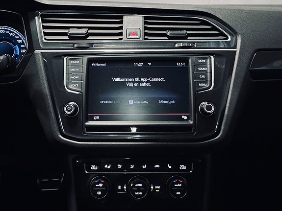 Volkswagen Tiguan 19 of 25