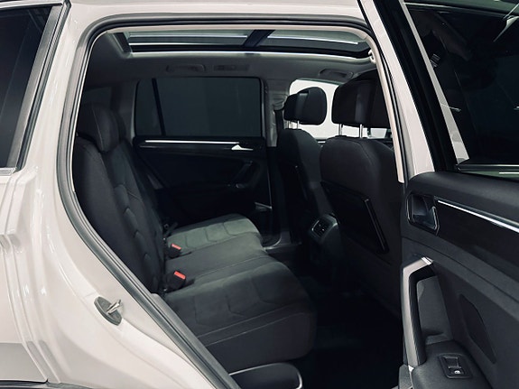 Volkswagen Tiguan 13 of 25