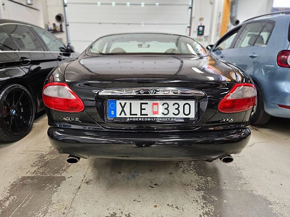 Jaguar XK 3 of 5