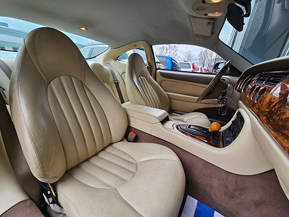 Jaguar XK 9 of 13