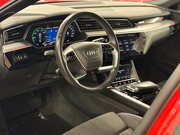 Audi e-tron 8 of 20