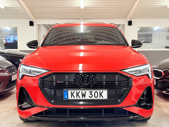Audi e-tron 2 of 20