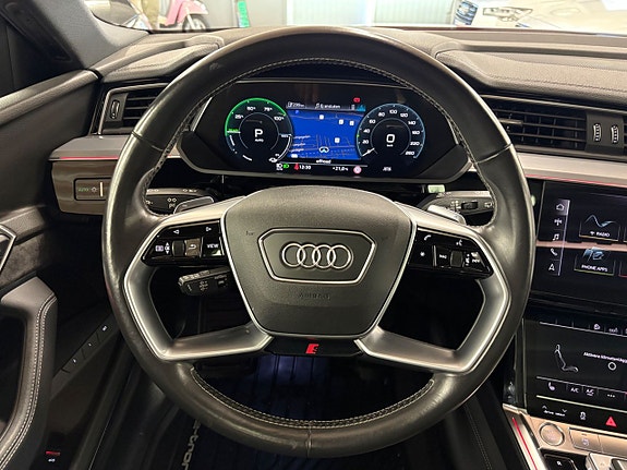 Audi e-tron 17 of 20