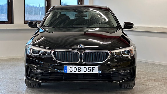 BMW 530e 2 of 12