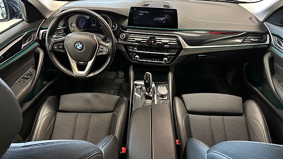 BMW 530e 8 of 12