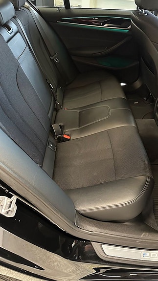 BMW 530e 12 of 12