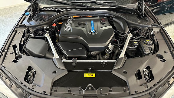 BMW 530e 7 of 12