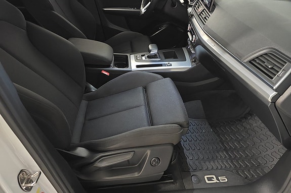 Audi Q5 9 of 23