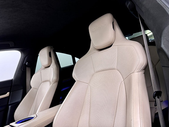 Porsche Taycan Turbo 6 of 16