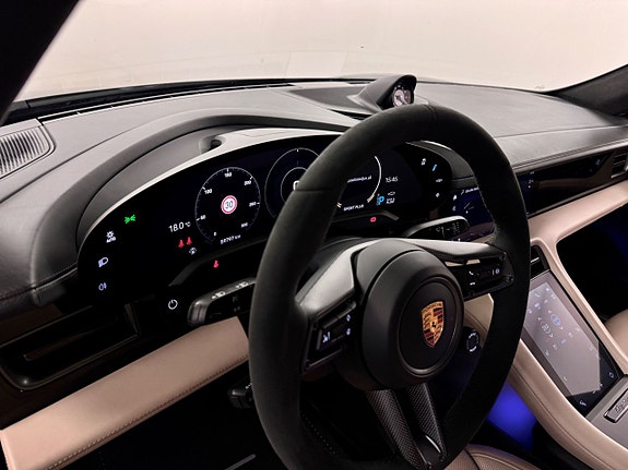 Porsche Taycan Turbo 4 of 16