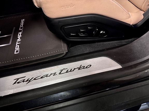 Porsche Taycan Turbo 13 of 16