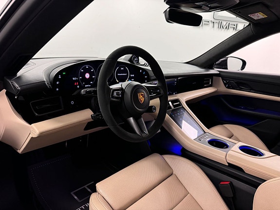 Porsche Taycan Turbo 3 of 16