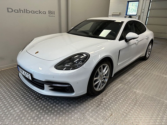 Porsche Panamera 4 2 of 5