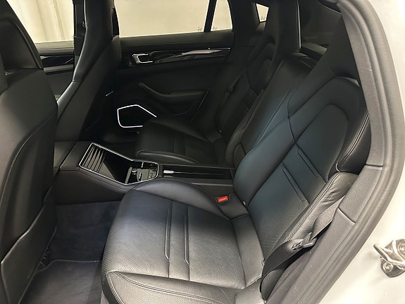 Porsche Panamera 4 11 of 11