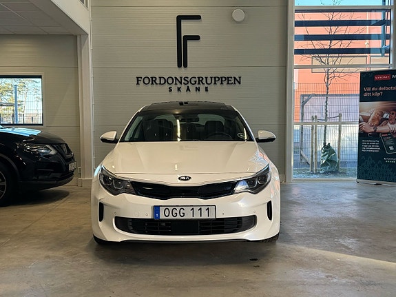 Kia Optima 2 of 17